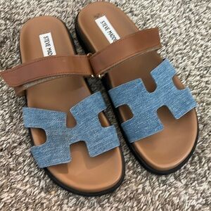 Steve Madden H sandals